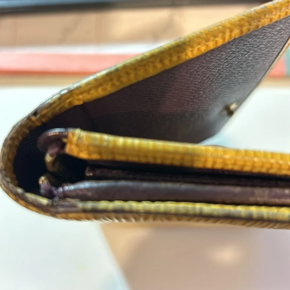 LV EPI SNAP WALLET - Picture 7 of 8